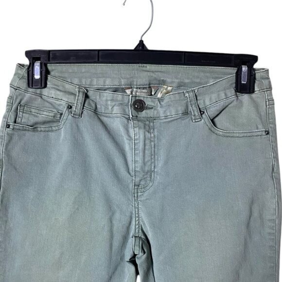 Soft Surroundings Embroidered Flare Leg Jeans Mid Rise Women’s Size 4 - Picture 2 of 8